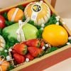 Hộp Quà Trái Cây Tươi Hỗn Hợp Tone Đỏ Hoạ Tiết Tiêu Chuẩn tại Farmers Market