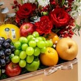  Hộp Quà Trái Cây Và Hoa Hồng Ecuador Đỏ Cao Cấp 