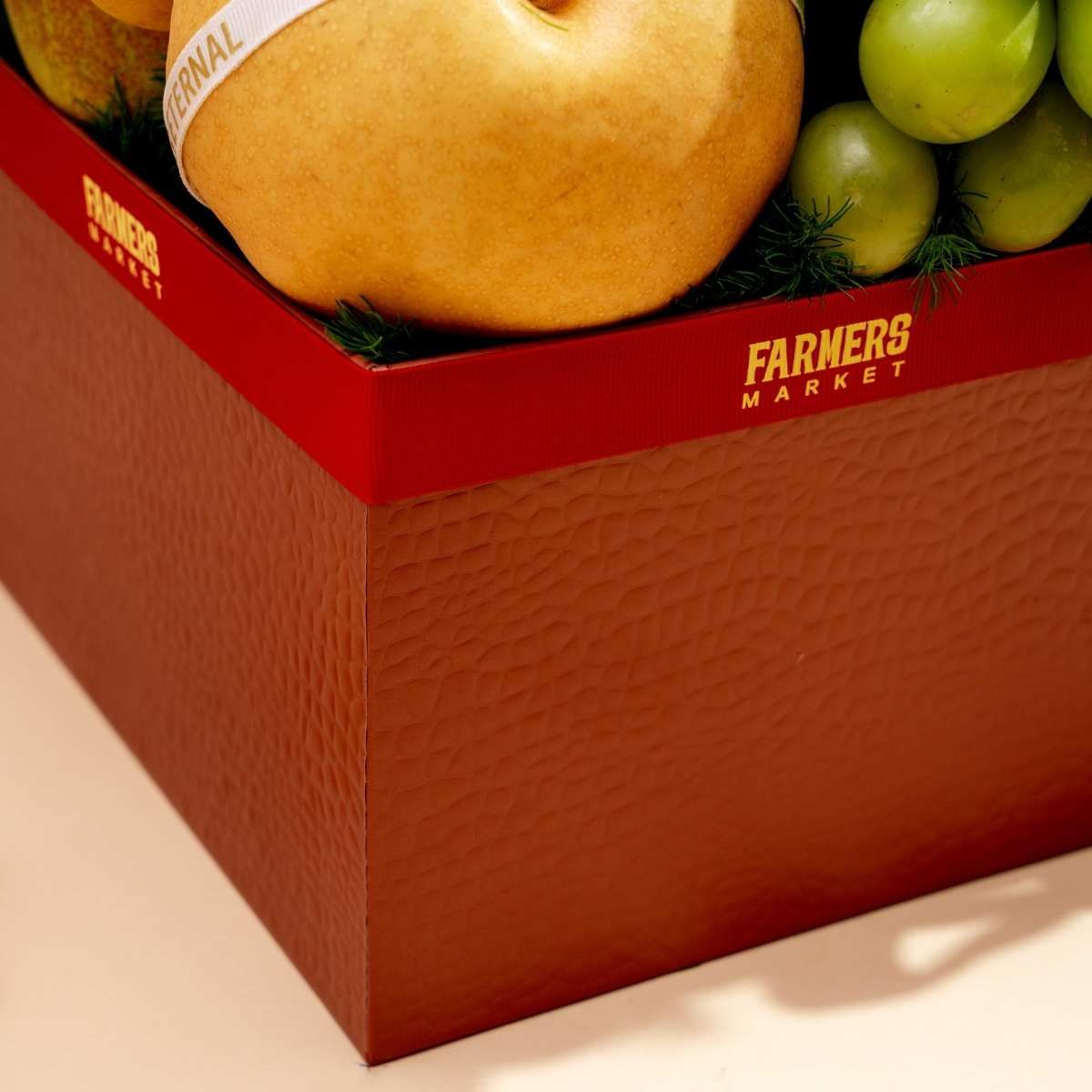  Hộp Quà Trái Cây Và Hoa Tone Đỏ Cao Cấp 