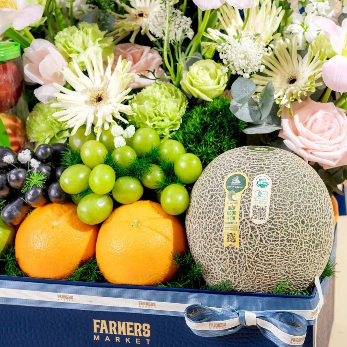  Hộp Quà Trái Cây Và Hoa Tulip Hồng Cao Cấp 