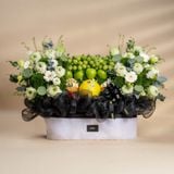  Giỏ Trái Cây Và Hoa Sen Trắng Sang Trọng 