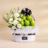  Giỏ Táo Xanh Và Hoa Sen Tone Trắng Thanh Lịch 