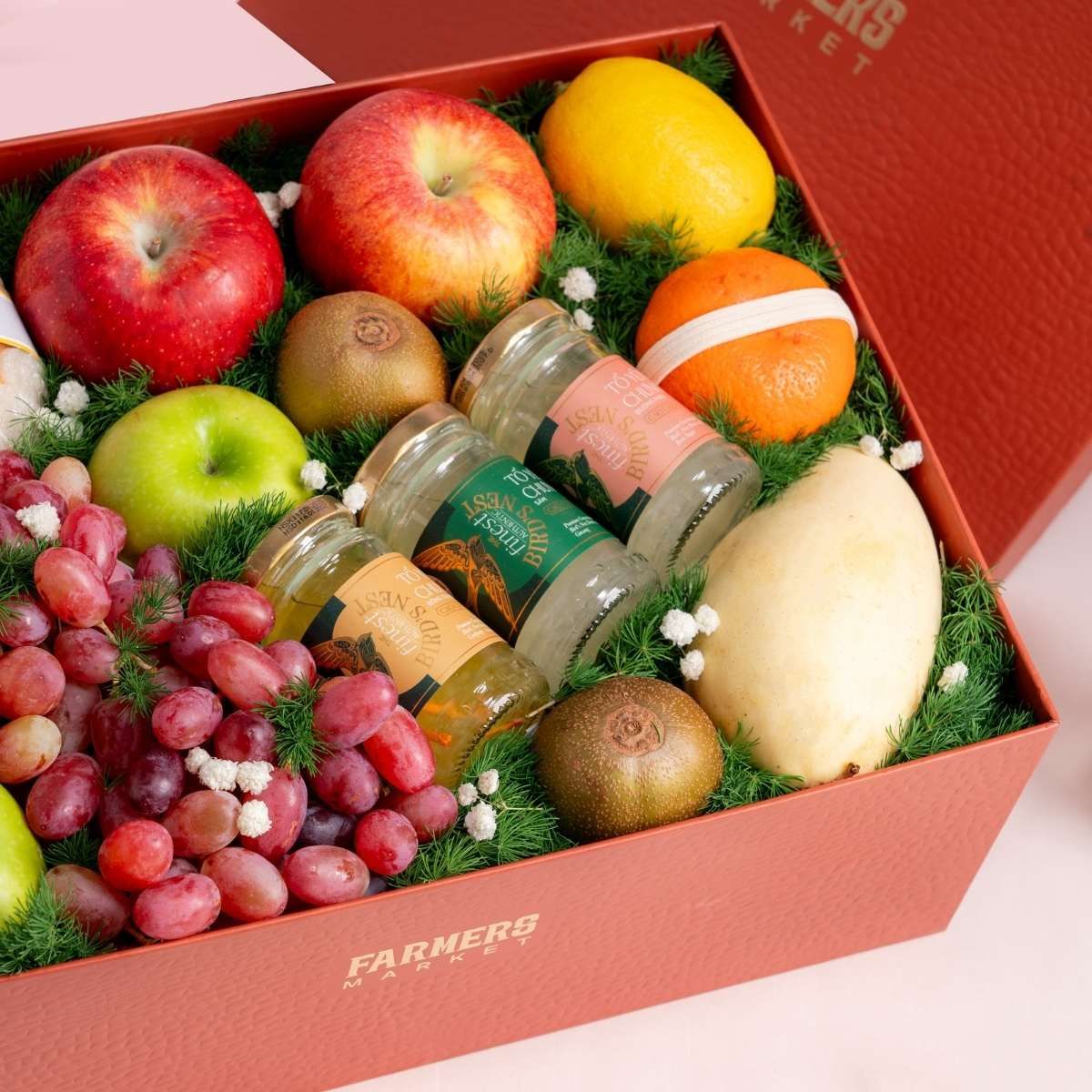  Hộp Quà Trái Cây Và Yến Chưng Tone Nâu Tinh Tế 