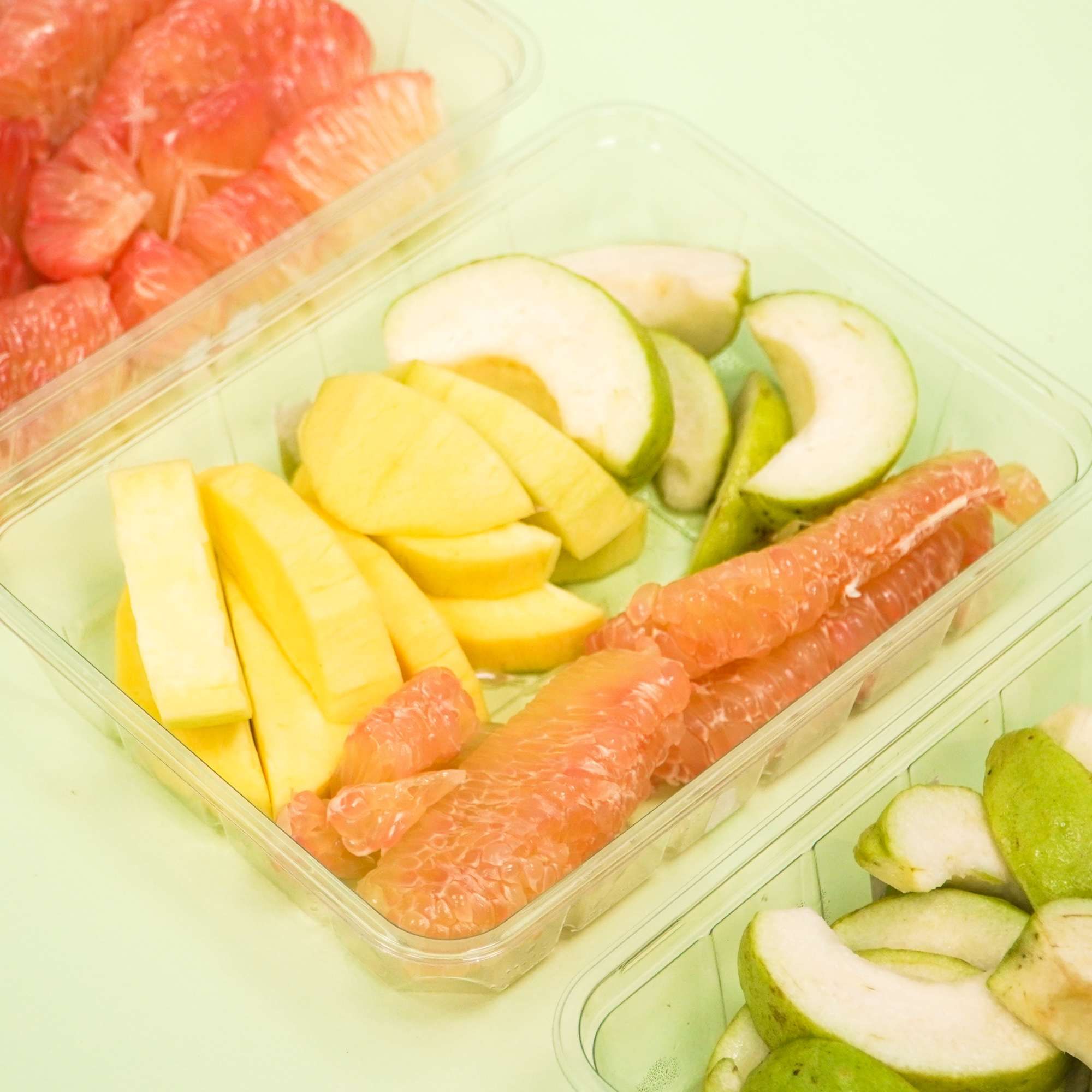  Trái cây cắt sẵn mix bưởi, xoài, ổi Easy Fresh 500G (I0020823) 