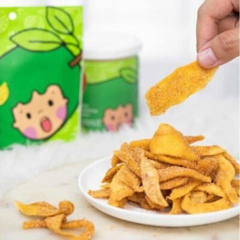  Xoài sấy dẻo lắc mắm Love Farm 30g 