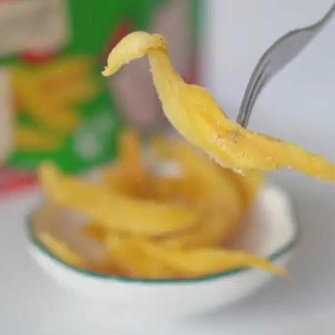  Xoài sấy dẻo lắc mắm Love Farm 30g 