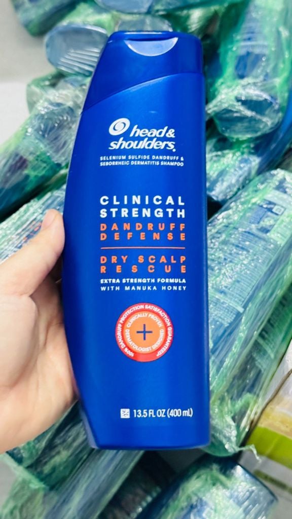 Dầu gội trị gàu và nấm Head & Shoulders Clinical Strength loại 400ml của Mỹ (mẫu mới)