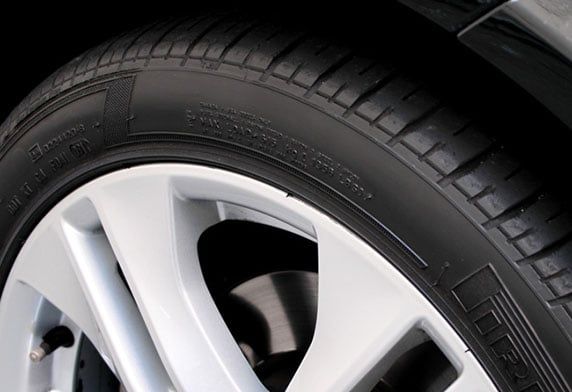 Sáp Bóng Phủ Lốp Xe - Tire Black Wax | Soft99 - Made in Japan | L-2