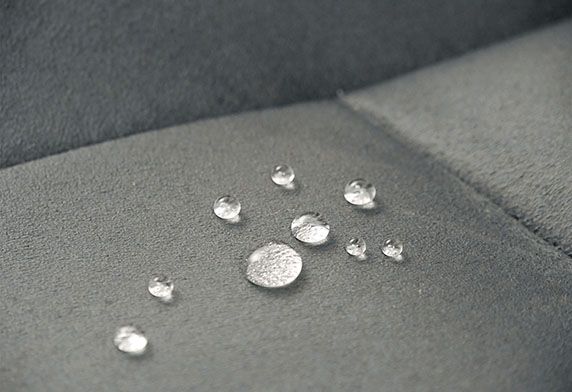 Dung Dịch Phủ Chống Thấm Bẩn Cho Nội Thất Nỉ Ô Tô Và Chi Tiết Nỉ Vải ( Mẫu Mới) - Cloth Barrier Fabric Seat Coat 170 ml | Soft 99- Made in Japan | L-80