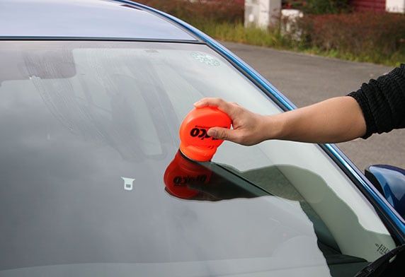 Phủ Nano Kính xe ô tô loại lớn. Độ bền 3 tháng - Glaco Roll On Large | Soft99 - Made in Japan | G-38