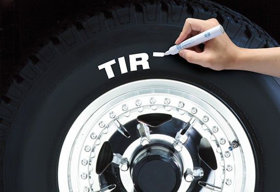 Bút Sơn Lốp Xe Màu Trắng - Tire Marker White | Soft99 - Made in Japan | B-133