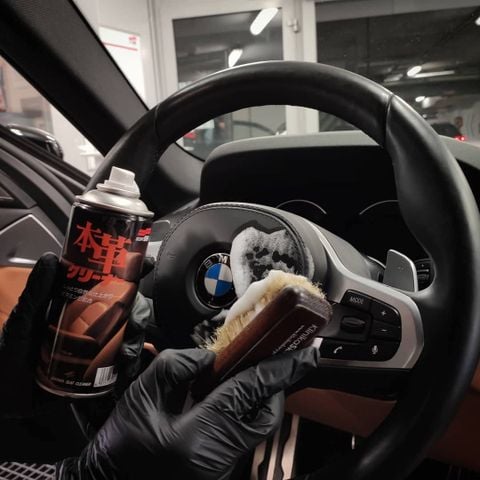 Vệ Sinh Da Ghế Xe Ô Tô dạng xịt - Leather Seat Cleaner | Soft99 - Made in Japan | L-13