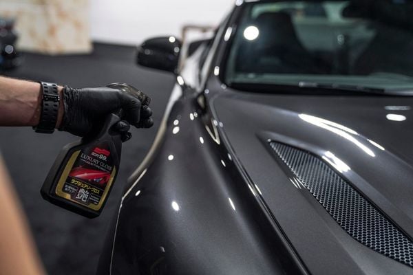 Chai Xịt Phủ Bóng nhanh Sơn Xe Ô tô - Luxury Gloss | Soft99 - Made in Japan | W-207