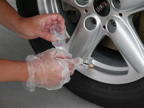 Bộ Vệ Sinh Mâm Xe Ô Tô - Strong Acid  Dissolver Kit For Wheel Iron Deponsit | Soft99 - Made in Japan | B-507