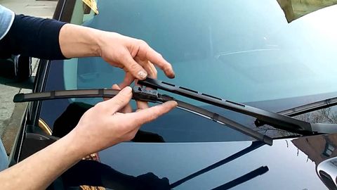 Bút Lấp Vết Xước Cần Gạt Nước Xe Ô Tô - Wiper Blade Repair Paint | Soft99 - Made in Japan | BP-72