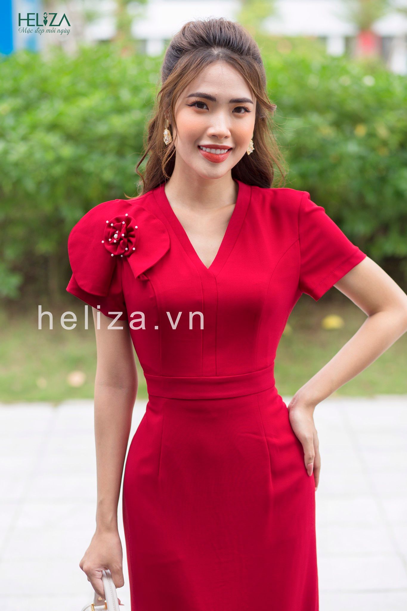 Bí quyết tự tin với đầm ôm body dù dáng chưa chuẩn