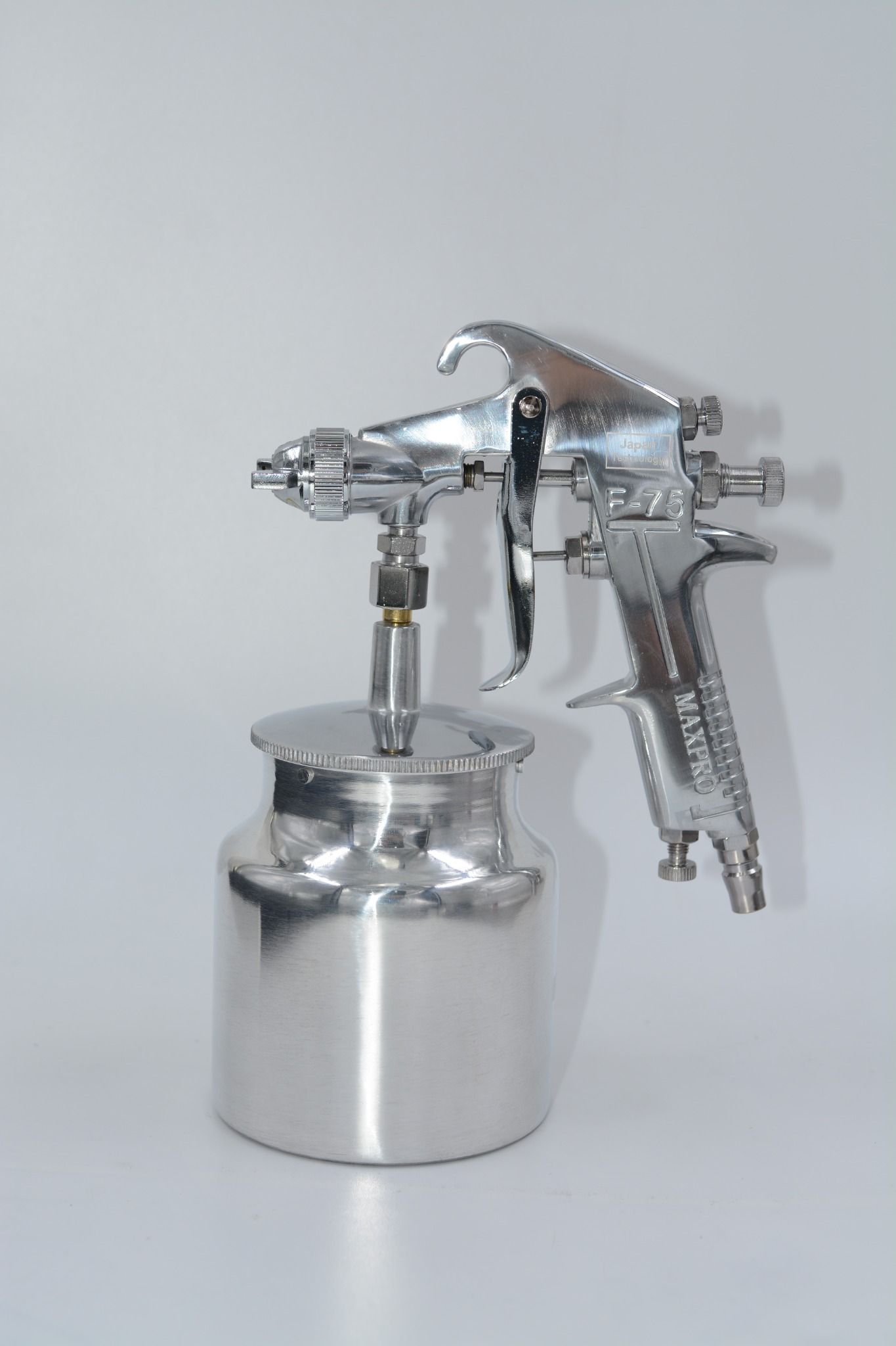 Súng phun sơn Maxpro JP F75 G- 750cc (bình dưới)