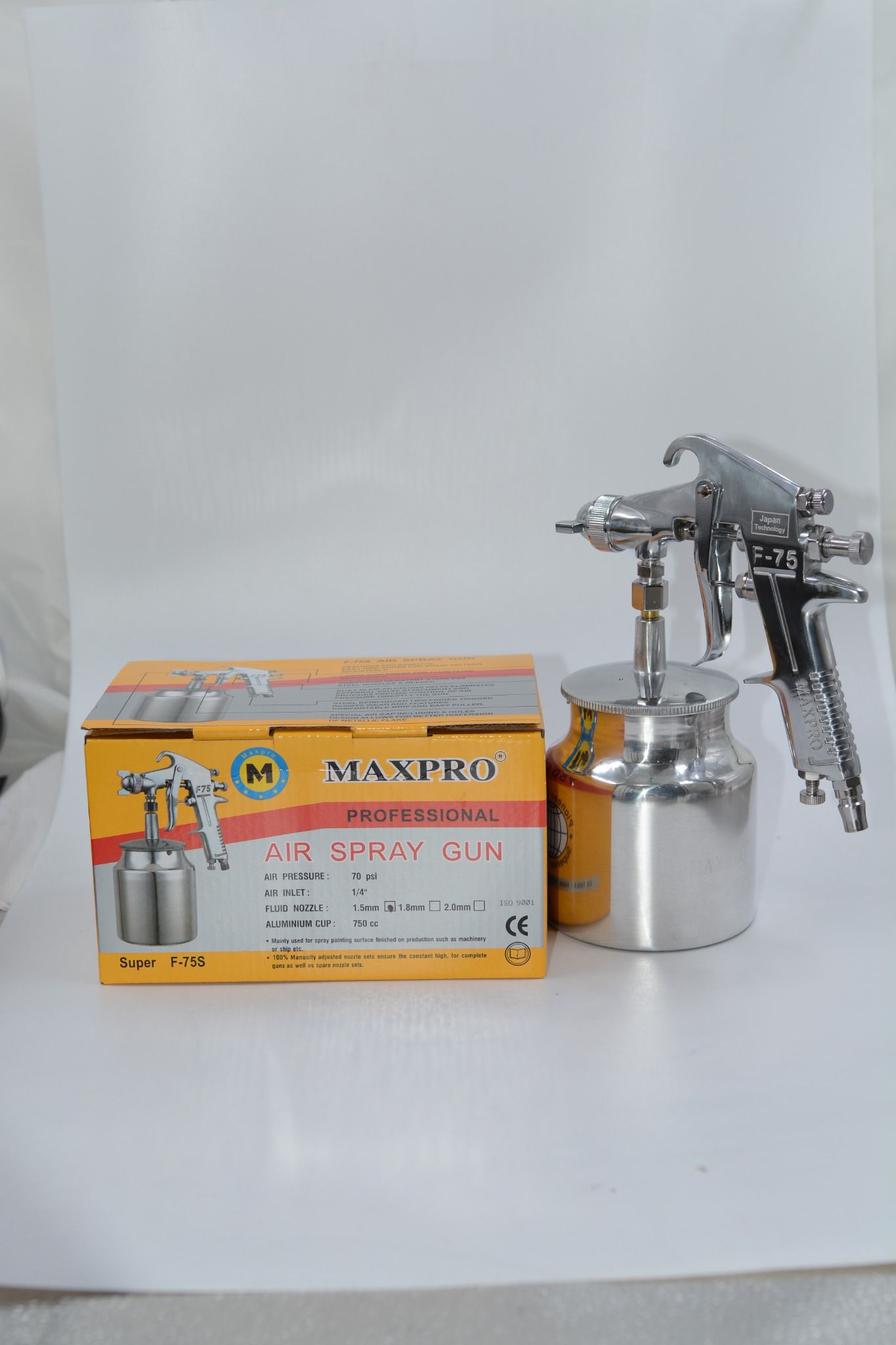 Súng phun sơn Maxpro JP F75 G- 750cc (bình dưới)