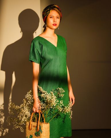 Đầm suông cổ tim linen vải lanh xanh lá đầm suông chữ A dài qua gối váy đầm thiết kế đẹp | Thiết kế thời trang thiết kế Hity