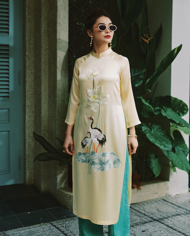 Áo dài lụa tơ tằm thêu tay hoa sen chim hạc | Thời trang bền vững Hity