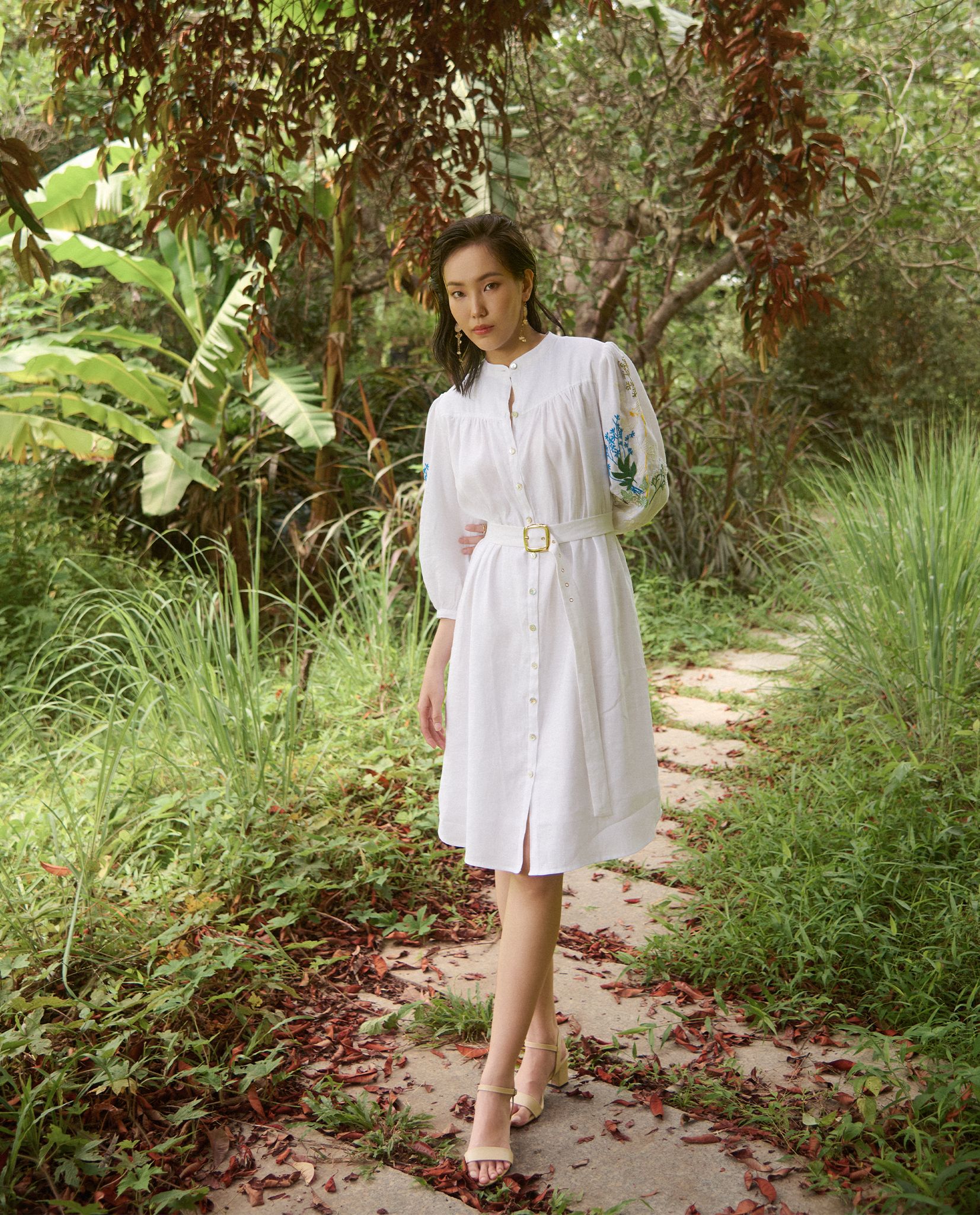  Đầm Linen Thêu Tay Mơ DRE206 