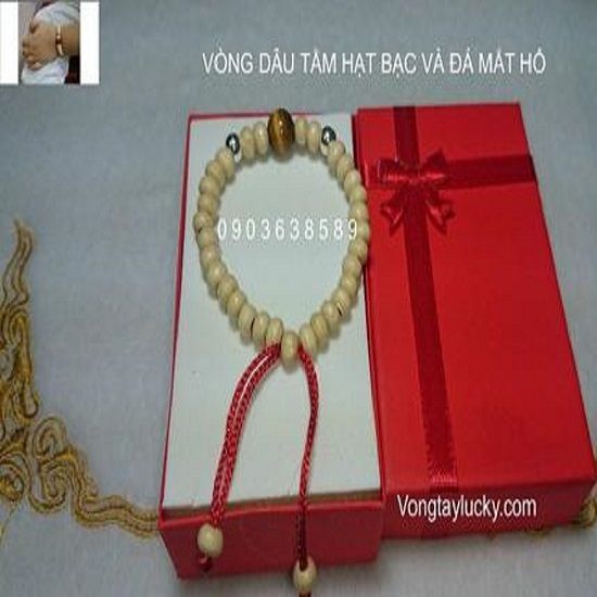 Vòng dâu tằm hạt bạc và đá mắt hổ phong thủy cho bé