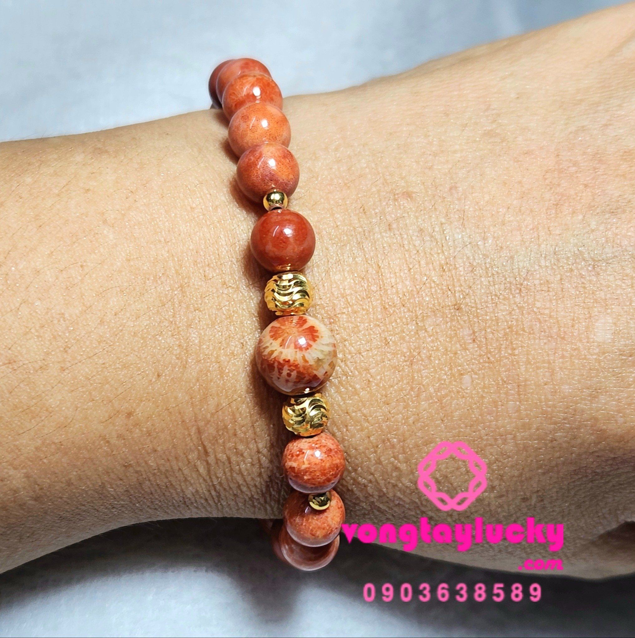 Vòng tay đá san hô đỏ hóa thạch 8li thiên nhiên 100%mệnh Hỏa và Thổ mix bi bạc Thái xi vàng tạo điểm nhấn độc đáo