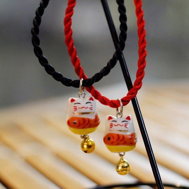 vòng tay may mắn mèo sứ vàng Maneki Neko hồng long LMSL011