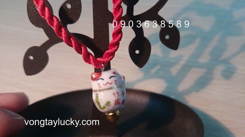 Vòng tay may mắn mèo Nhật bản Maneki Neko MS0045 sứ trắng và thân trúc vẩy tay