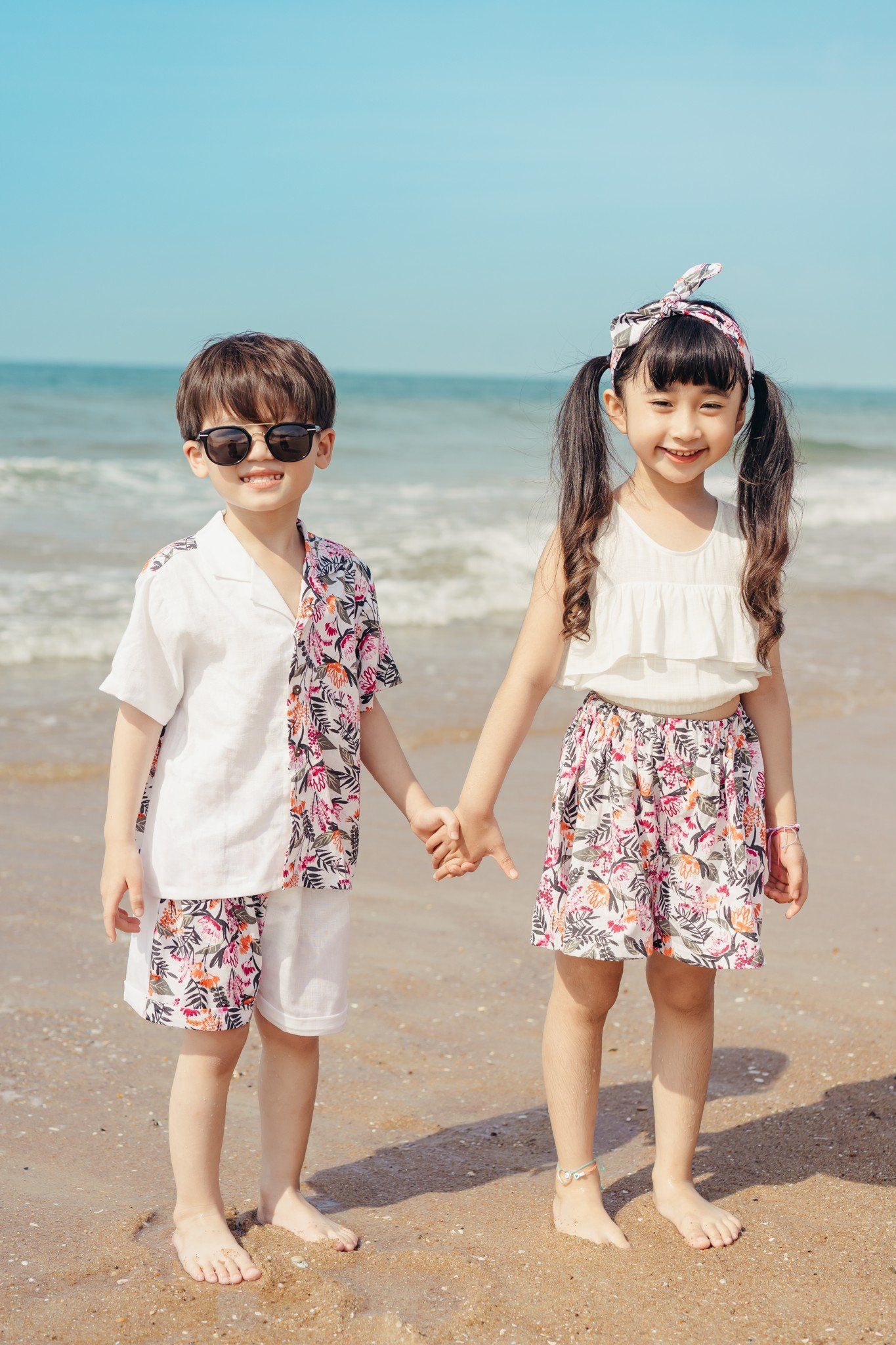 Quần Short Bé Linen Hoa Lá