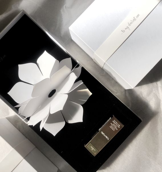  Hộp quà hoa 3D đựng son 