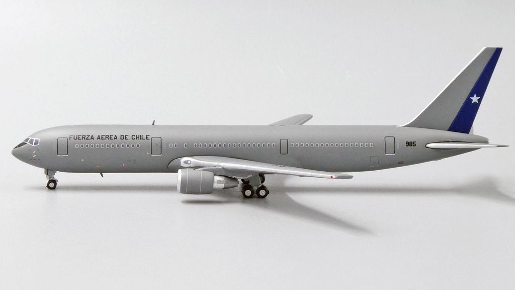 Mô Hình Máy Bay Chilean Air Force Boeing 767-300ER 985 | JC Wings 1:400