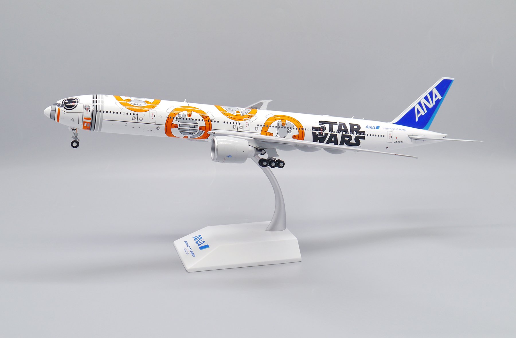 ANA Boeing 777-300ER JA789A Star Wars BB-8 JC Wings 1:200