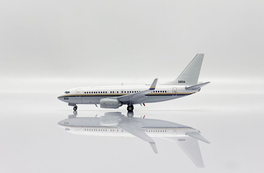 USN Boeing 737-700 (C-40A) 165834 JC Wings 1:400 JC4USN0073 XX40073