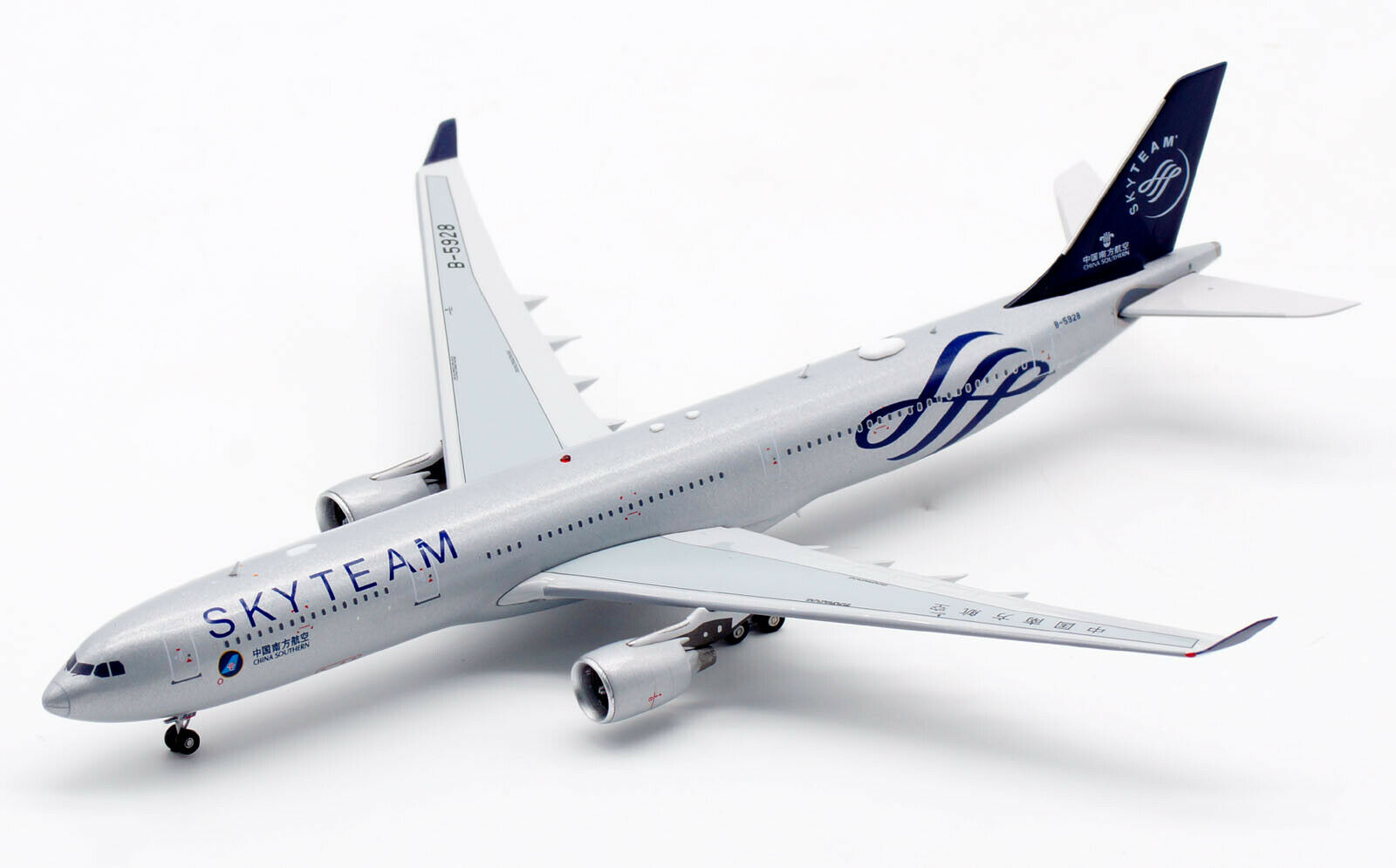 Mô hình máy bay Airbus A330 Jetstar Pacific 16cm