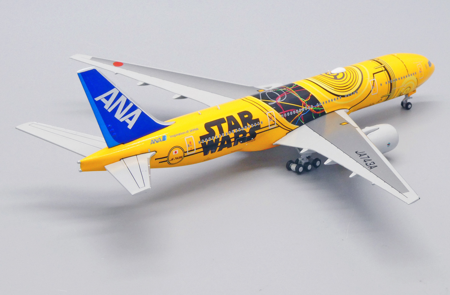ANA Boeing 777-200ER JA743A Star Wars C-3PO JC Wings 1:400 ANA Boeing 777-200ER JA743A Star Wars C-3PO JC Wings 1:400