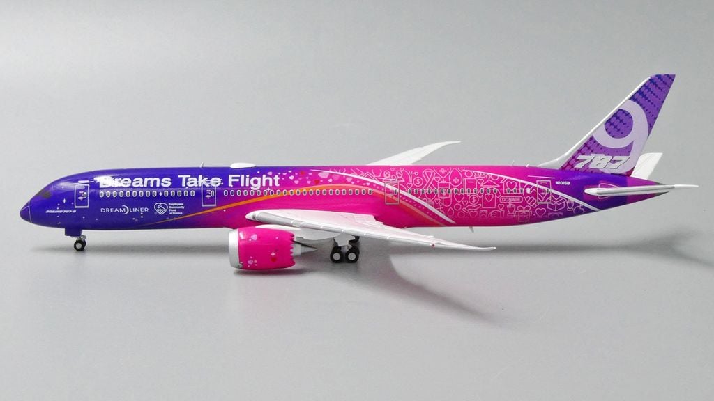 House Color Boeing 787-9 N1015B Dreams Take Flight JC Wings 1:400 EW4789010