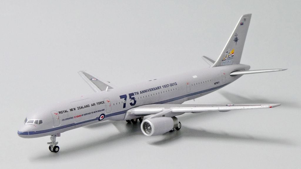 Royal New Zealand Air Force Boeing 757-200 NZ7571 75th Anniversary JC Wings 1:400 JC4RNZ444 XX4444