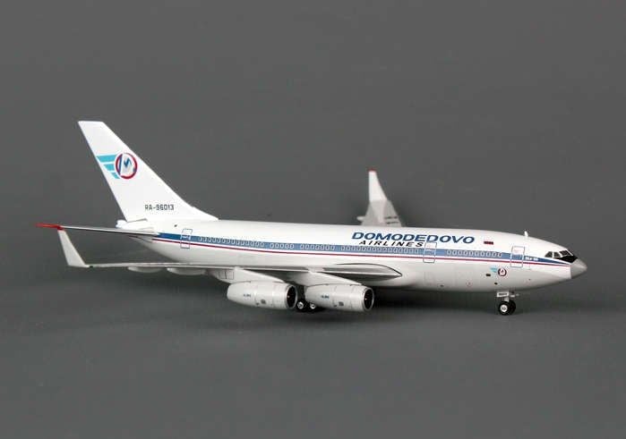 Mô Hình Máy Bay Domodedovo Ilyushin Il-96-300 RA-96013 | Phoenix 1:400