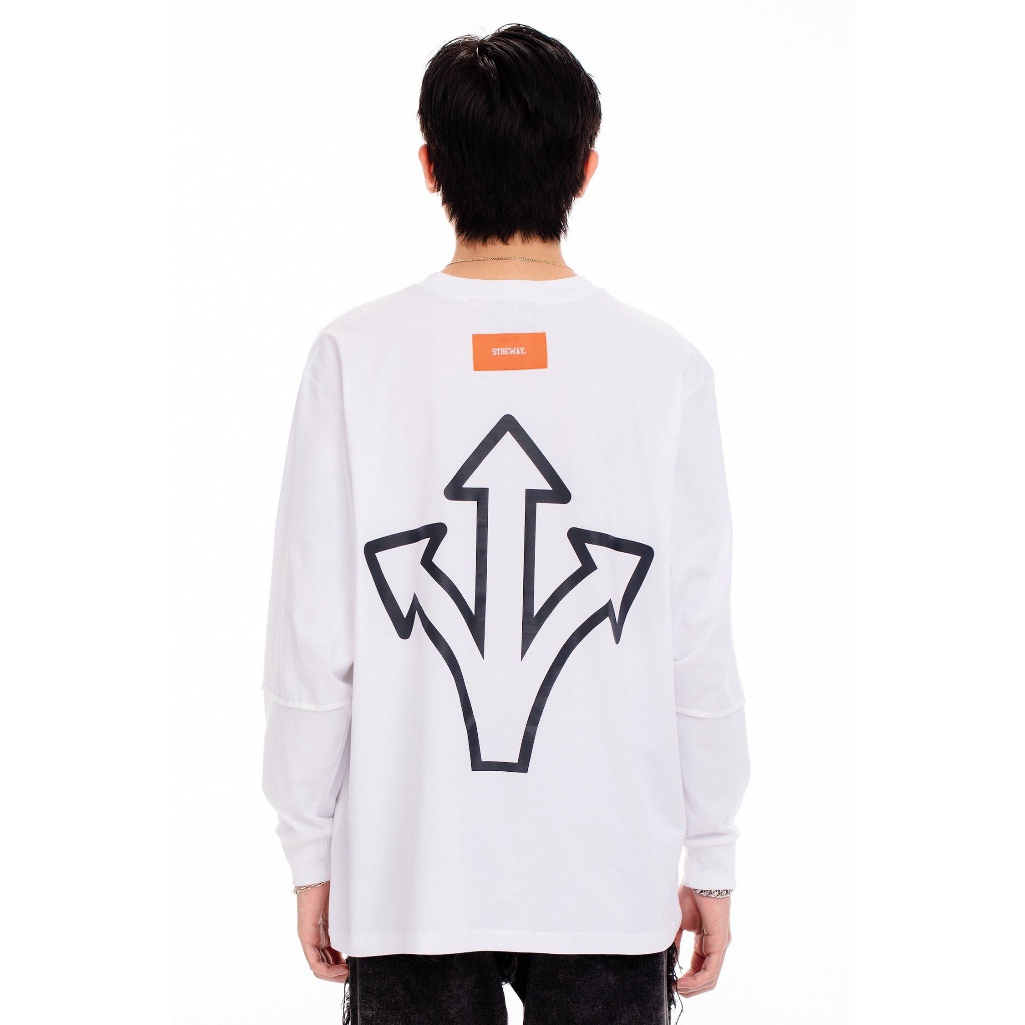 /YILAC/ SQUARE LONG SLEEVE TEE™