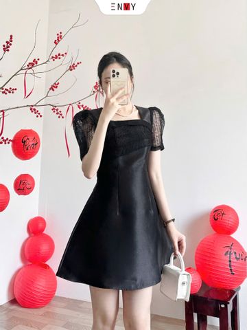  Đầm Cổ Vuông Phối Lưới 