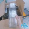Bình Thuỷ Tinh Đựng Nước 1.1L Quai Cầm Miệng Rót Kẻ Sọc EH1004 Glass Pitcher Striped Jug 1100 ML