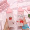 Bình Đựng Nước Thuỷ Tinh Mờ Nắp Bật Có Quai Cầm Dâu Tây Strawberry 500 Ml Tặng Kèm Ống Hút Tiện Lợi