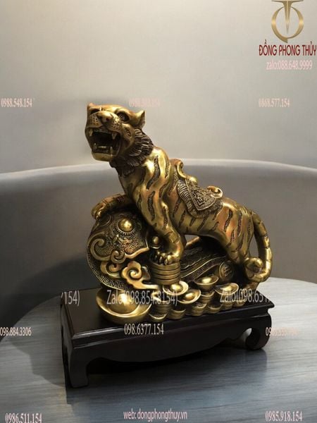 Tượng Hổ bằng đồng cưỡi gậy như ý Cao 30 dài 13 ngang 34 nặng 5kg