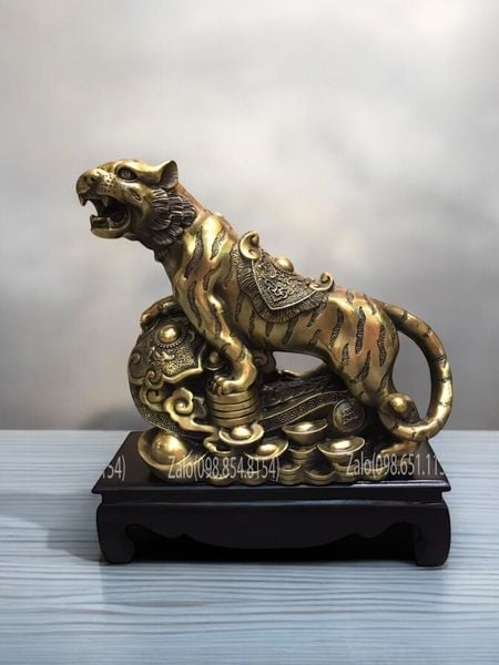 Tượng Hổ bằng đồng cưỡi gậy như ý Cao 30 dài 13 ngang 34 nặng 5kg