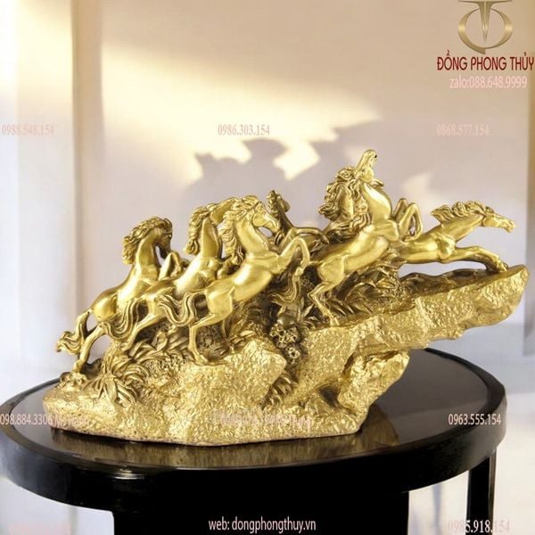 Tượng ngựa phong thủy bằng đồng - Bát mã truy phong