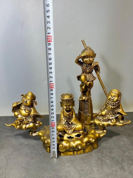 Lư xông trầm tề thiên cao 28 ngang 38 nặng 3,6 kg