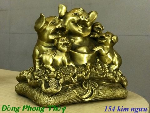 Tượng heo gia đình phong thủy