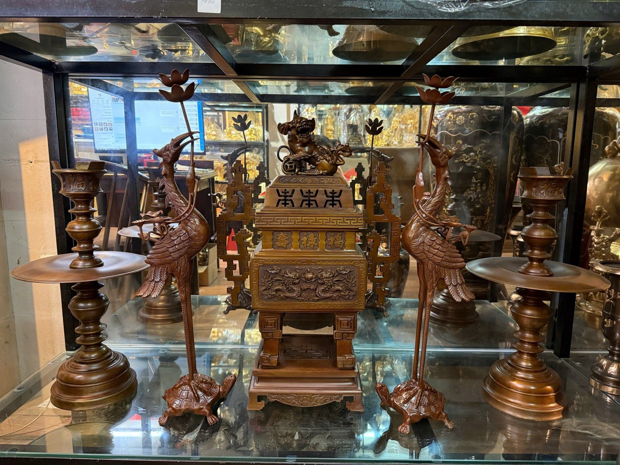 Bộ đỉnh đồng vuông màu cổ cao 63cm