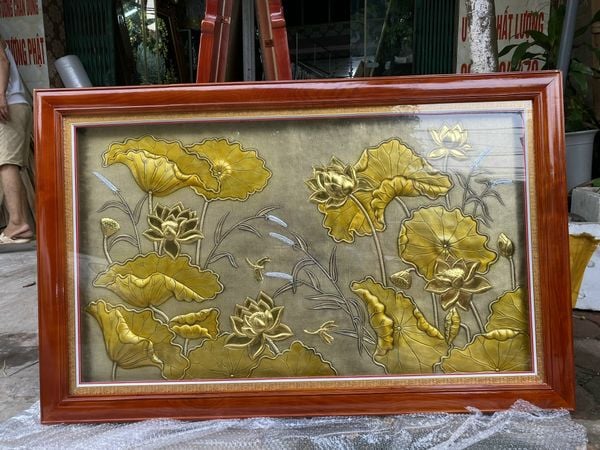 Tranh hoa sen mạ vàng 1m39*88cm